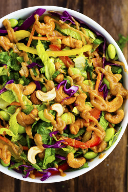 do-not-touch-my-food:  Thai Cashew Chopped Salad with a Ginger Peanut Sauce