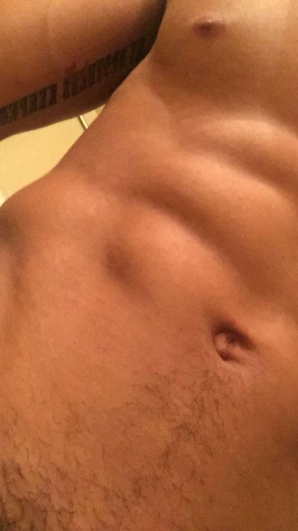 celebrityeggplant:  snapchatsfinestx4:  😋  I hate when dudes send a pic “hard” saying it isn’t hard,  but he’s cute lol