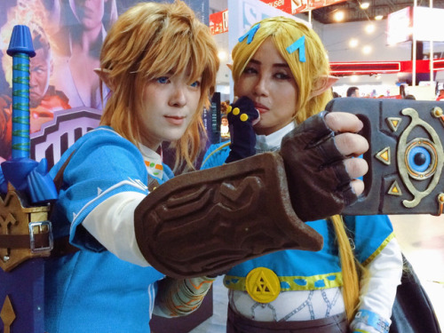 Here are convention memories from my Sheikah Slate, hahah! I had so much fun wearing BotW Link! Afte