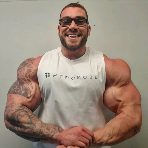 muscleobsessive: Some recent pics of cock-thumpingly, gorgeous UK giant Peter Gill. You ever get tha