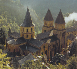 attempts-at-greatness-blog:Abbey Church of St. Foy, 12th century, Conques, France