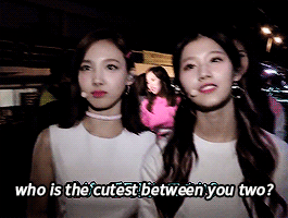 imnayeonie:  foxy nayeon strikes again 