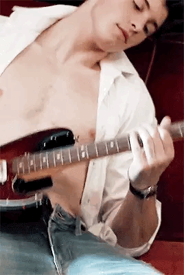 whitewanker:bluegreem:such a manThe guitar is so close to his dick