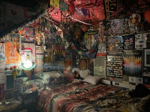 Rooms That Reminds Me Of Alice In Wonderland And Howls Moving Castle>>