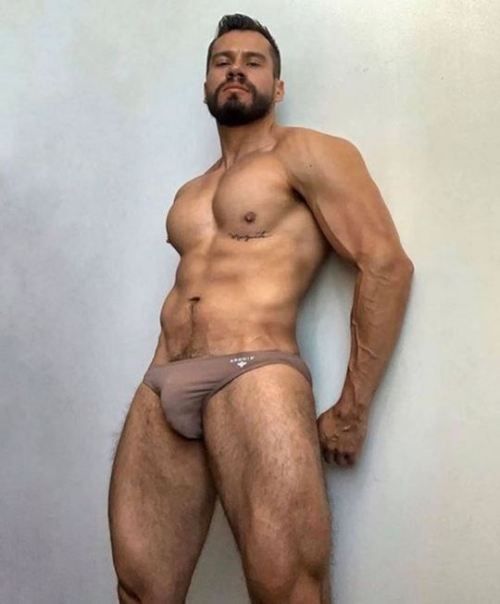 guygear:Against the wall…