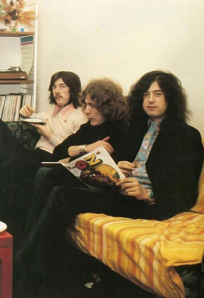 moves-like-wyman:Jimmy’s face, ROBERT’S FACE! Bonzo’s face (⌒▽⌒)