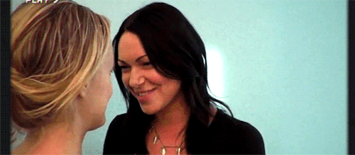 itspiperchapman:Laura Prepon and Taylor Schilling reacting to their audition tape.