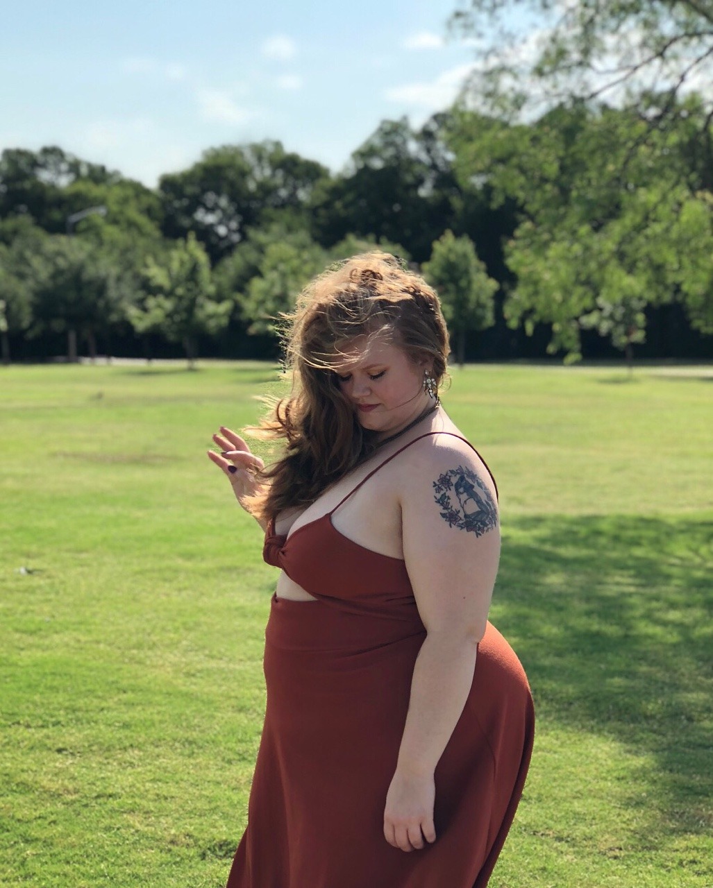 carriedlikedreams:  Dress: Rue 107 Insta: @krystalrenaes  Mmmmmm