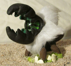 rebexorcist:  Fluffy tiny Centipeetle! 