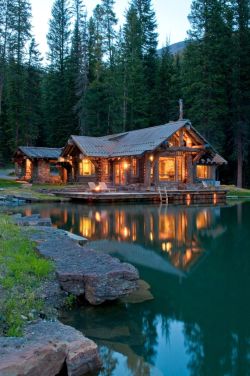 bluepueblo:  Lake House, Montana photo via sandy 