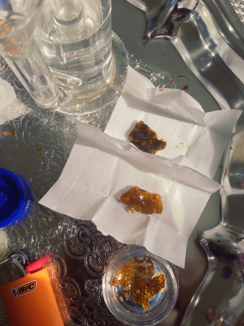 Dab sesh with some truly gorgeous wax (jack deisel, strawberry cough, and peach dream)