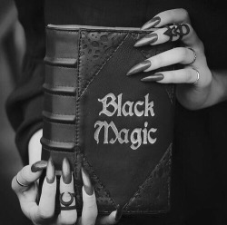 gothic-nightmares:  💀EVERYTHING GOTH 💀