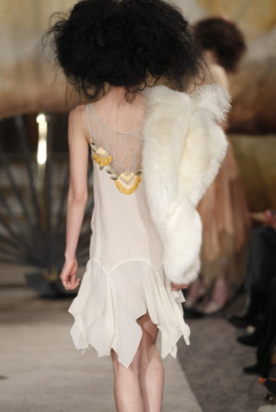 gaptoothbitch:  ELISA PALOMINO FW 2010