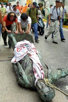 fuckyeahmarxismleninism:  A statue of Christopher Columbus was pulled down by protesters in Caracas, Venezuela, in 2004. The former “Columbus Day” is now marked as Indigenous Resistance Day.   Something I really want done here.