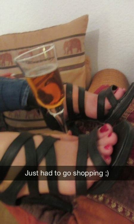 girlyfeetjoy: Celebrate girls feet follow: girlfeetcelebration.tumblr.com follow: girlyfeetjo