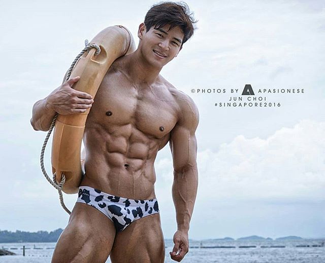   Musclemania Pro Jun Choi (최성준)   
