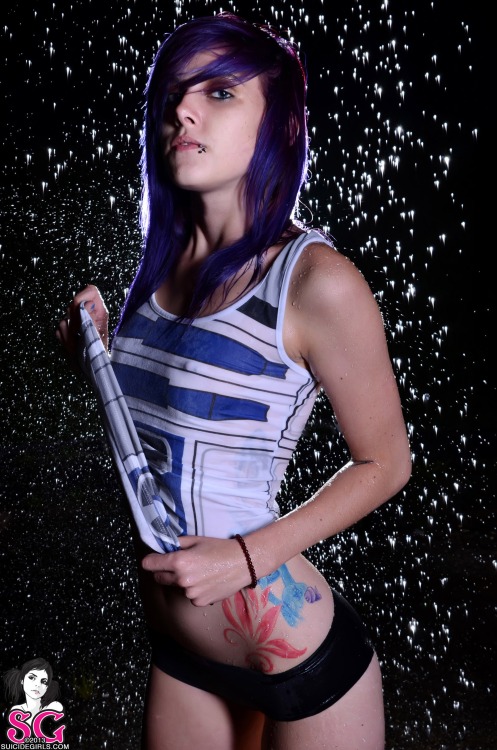 sglovexxx:  SG Hopeful Trancee in Drenched in an Electrical Storm 