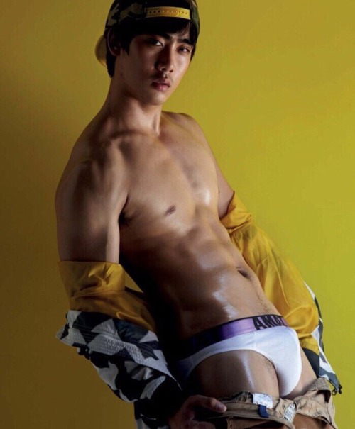 siamcuteboy:  Cute man.