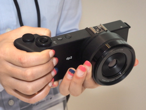 seiichirou:  [画像] 【CP+】「dp2 Quattro」のタッチ&トライが人気のシグマブース - デジカメ Watch