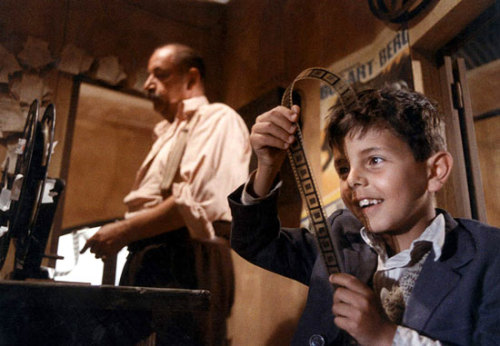 (via Cinema Paradiso Review: Bellissimo!) We review the post-war era film “Cinema Paradiso&rdq