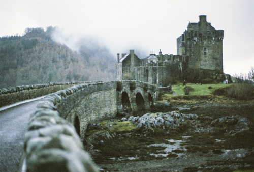 brett-jordan:  Eilean Donan Castle, Scotland.35mm. 