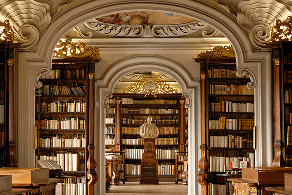 arpeggia:  Libraries in Austria Photo by Christoph Seelbach Click on each image to