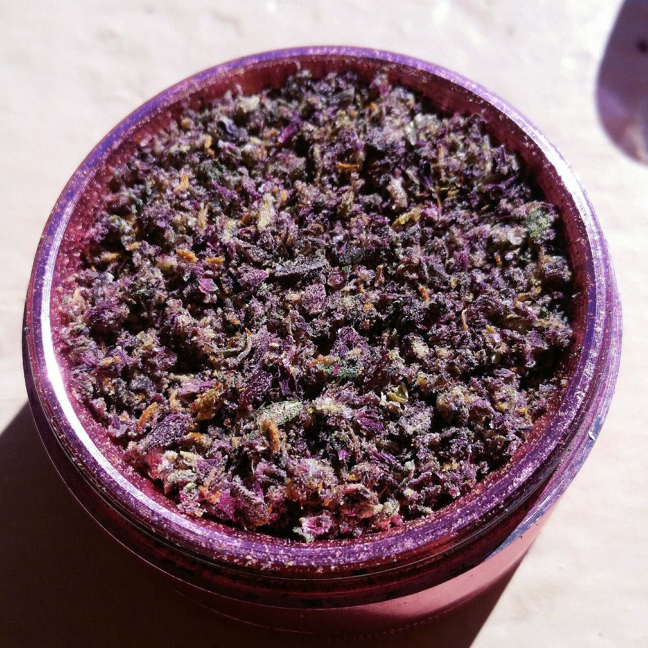 superbly-stoned:smells like blueberry muffins😍