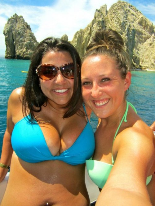 Busty Bikini Girls