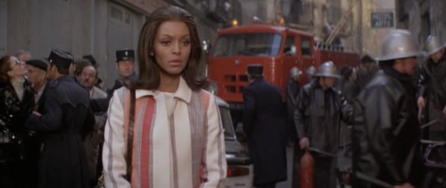 thetattedstoner:  elionking:  sadesmoothoperator:shaft in africa (1973)  i thought this was Beyonce for a second  ^^^