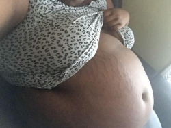 bigbellyssbbw:  Sooo stuffed. Love my stretch marks 