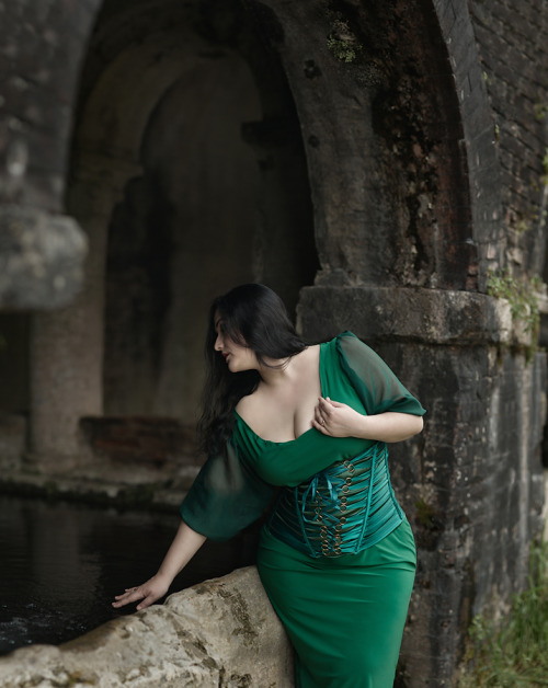 Tuscany: San Gimignano and Bagno Vignoni Foto and the dress: Ilya Fedorov Model: Natalia Fedorova