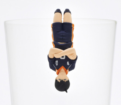 shishido-ryou:  thehype-train:  Haikyu!! Stars Spike to Victory on The Rim of Your Cup   Each drinking companion figure is 540 yen, and the entire box of eight figures costs 4,320 yen. The first release is slated for January.   FUCKING KUROO’S 