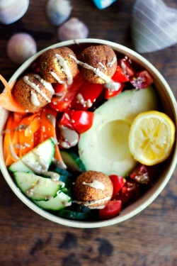 elephantsarevegan:  yummy bowl of veggies, avocado, Falafel and Tahini :) i will update you on my birthday later, it was Really beautiful!