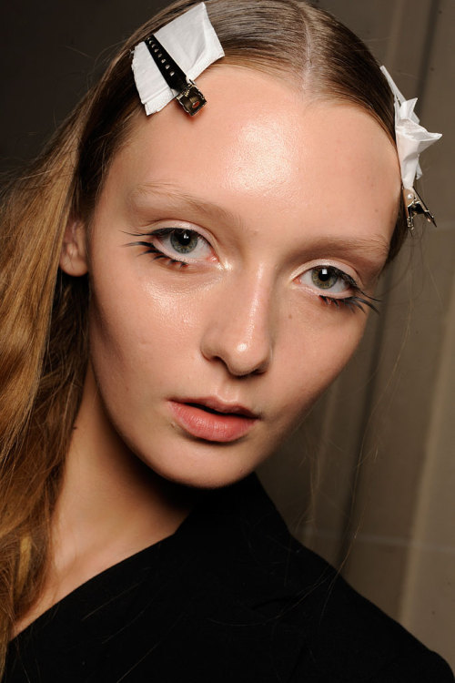 gaptoothbitch:  MIU MIU SS 2010