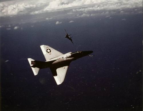 flytofight:  Amazing dash-2 merge photographs with aggressors. 