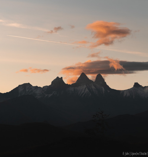 Aiguilles d'Arves au lever de soleil.(Savoie - Octobre 2021).A Julie&hellip;© Quentin Douch