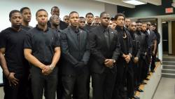 l20music:  theunionniu:  On March 19th, 2014, African American student organizations united dressed in all black for what was called “Black Out Day”. Black Out Day symbolized black unity across the campus of Northern Illinois University. The black