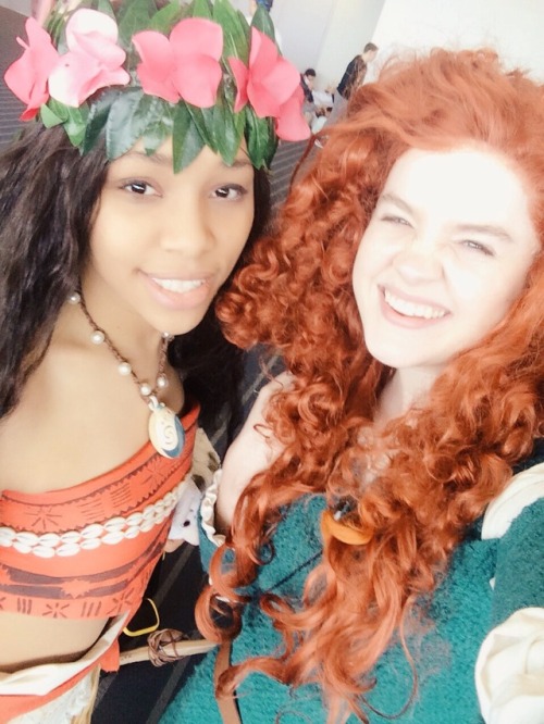 vampireapologist:Just two girls trying to find their way ✨
