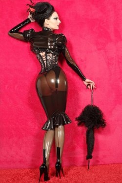 landoflatex:  Diva Nova New picture from