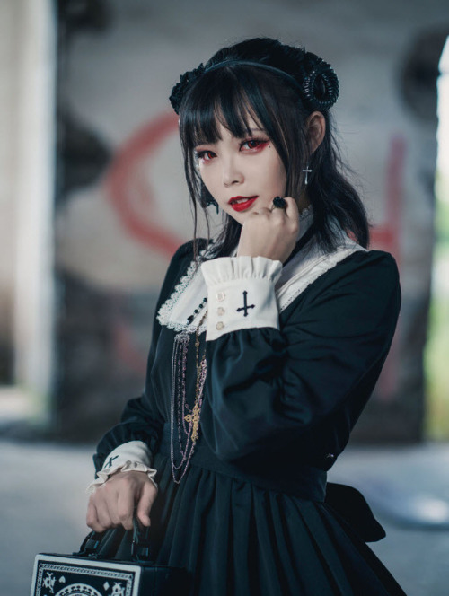 lolita-wardrobe: SHORT NOTICE: Our vendor (Ista Mori) just contacted us saying that the preorder for