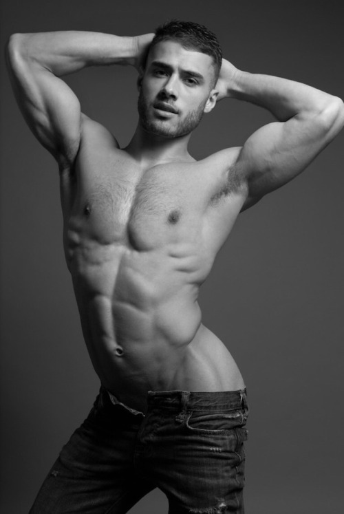 HOT HUNKS & BIG BUBBLE BUTTS
