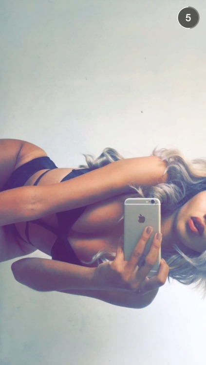  https://www.instagram.com/rachellexsalama/ 