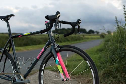 thismachinekillscobbles:  Field Cycles Sheffield Steel Peloton via Headset Press