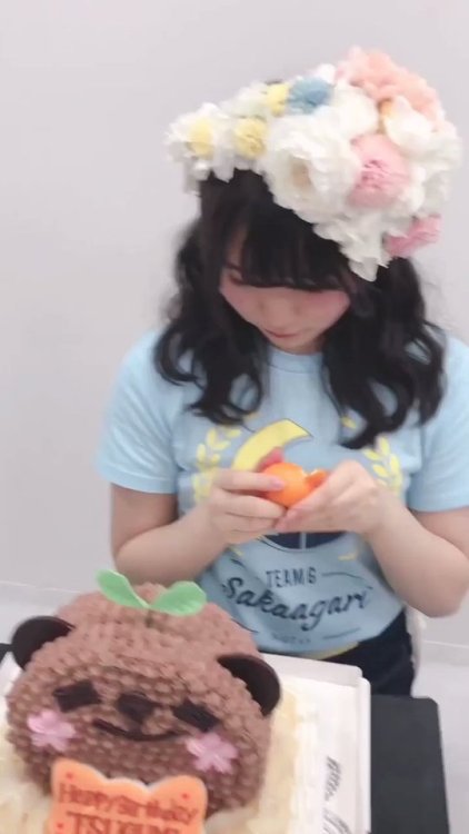 日下部愛菜さんのツイート: みかん食べるつぐみ かわいいしかない、、、 そして長谷川さんうるさい☺️ @oguma_tsugumi t.co/258tJ6OTA9