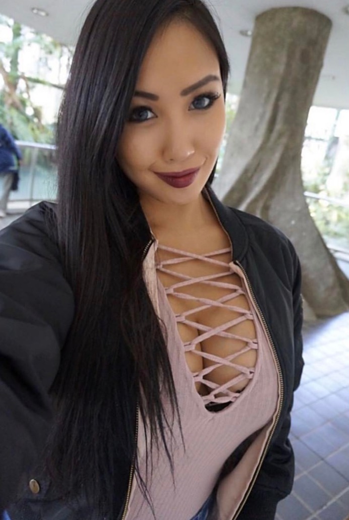 selfysgalore:  Good enough to eat