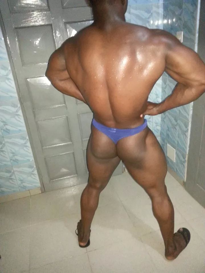 Azz like his mama