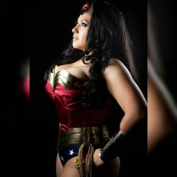 ivydoomkitty:  While going through elementary school, middle school, &amp; high school, I had no friends. I was ridiculed, made fun of,&amp; called some of the worst things imaginable because of my weight/“body type”. Some would even say these things