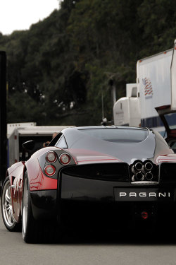 dream-villain:  Pagani. 