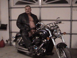 billybear:  Chunky bear on a bike.