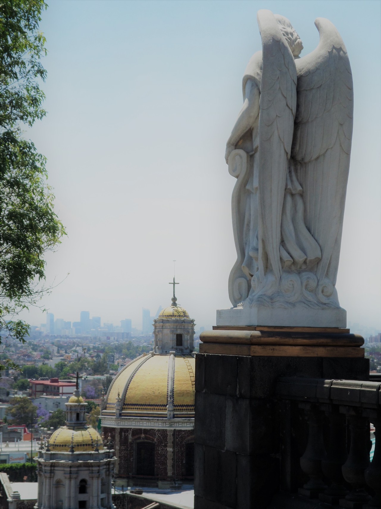Basílica de Guadalupe, Mexico City.
Photo: @dreamerparadise12